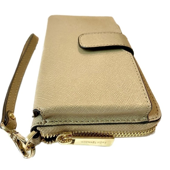 Michael Kors Jet Set Travel Medium Zip Around Phone Holder  - Tan Color - Picture 4 of 14